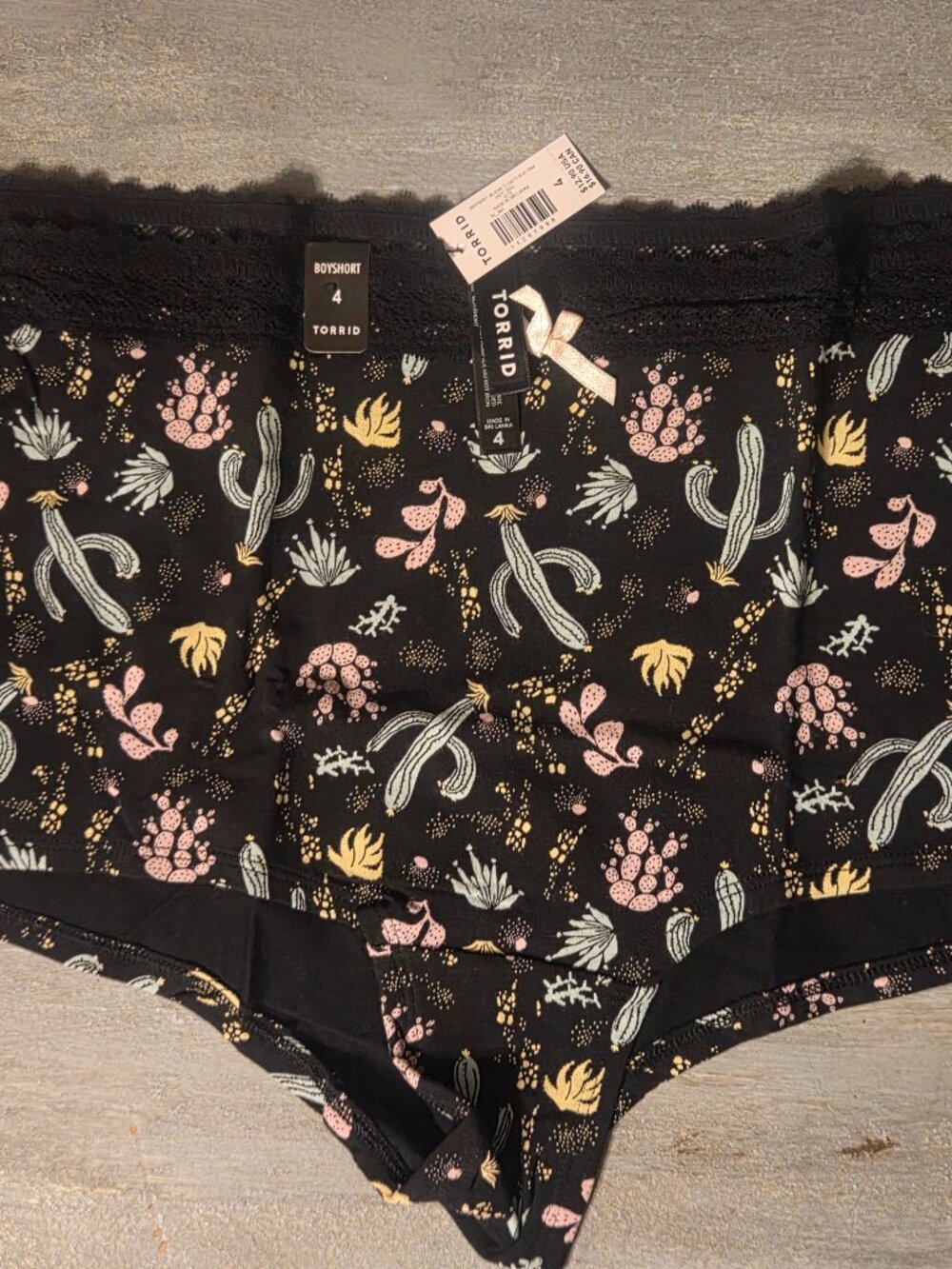 Torrid Boyshort Panties Plus Size 4 NWT Black with Cactus Pattern